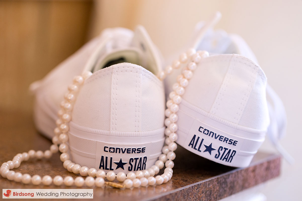 converse and pearls